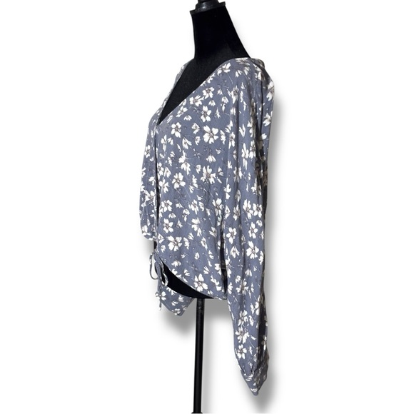 Dress Forum Free People Gray/Purple Blouse with Bishop Sleeves and Relaxed Fit - Picture 6 of 16